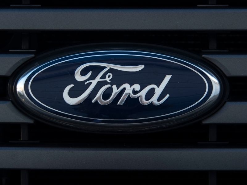 Ford Pro läutet eine neue Nutzfahrzeug-Ära ein: Der rein elektrische E-Transit feiert seinen
