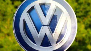 Volkswagen Konzern auf Kurs zu NEW AUTO: Auslieferungen vollelektrischer Fahrzeuge in 2021 verdoppelt