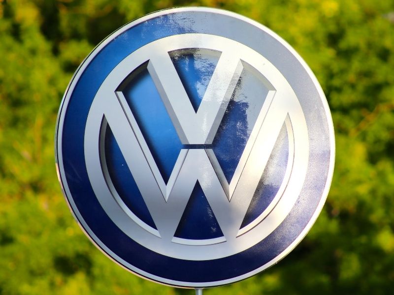 Volkswagen Konzern auf Kurs zu NEW AUTO: Auslieferungen vollelektrischer Fahrzeuge in 2021 verdoppelt