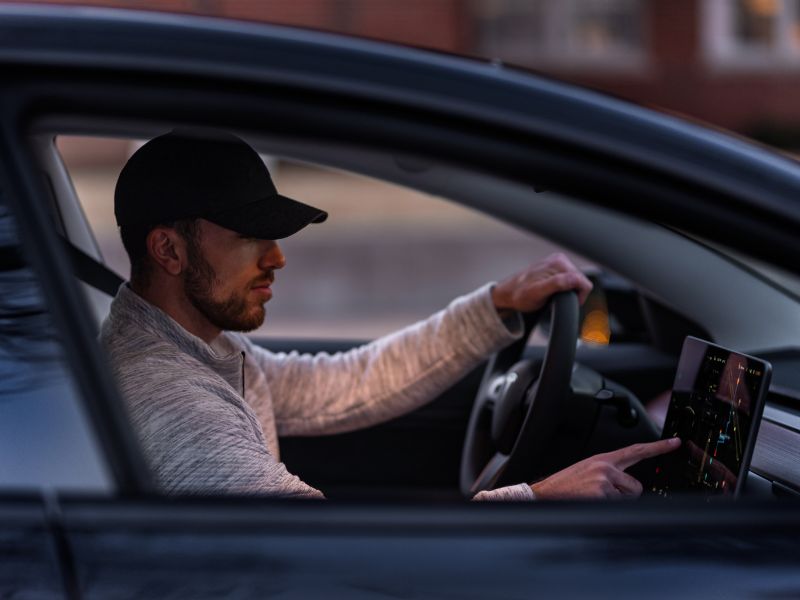 Deutsche Umwelthilfe weist erstmals nach: Energieverbrauch von E-Autos in der Stadt mit Tempo 30 deutlich niedriger als bei Tempo 50