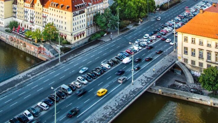 Gegen die SUV-Flut: Deutsche Umwelthilfe beantragt höhere Parkgebühren und Parkbeschränkungen in 150 Städten