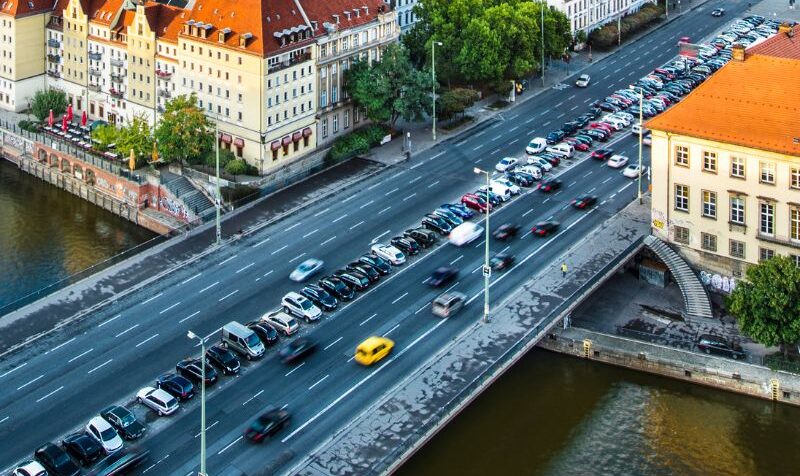 Gegen die SUV-Flut: Deutsche Umwelthilfe beantragt höhere Parkgebühren und Parkbeschränkungen in 150 Städten