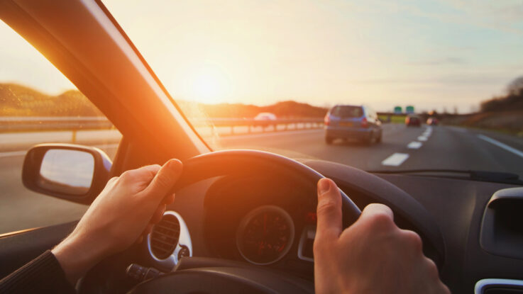 Warum ein guter Sonnenschutz den Fahrkomfort im Sommer deutlich verbessert