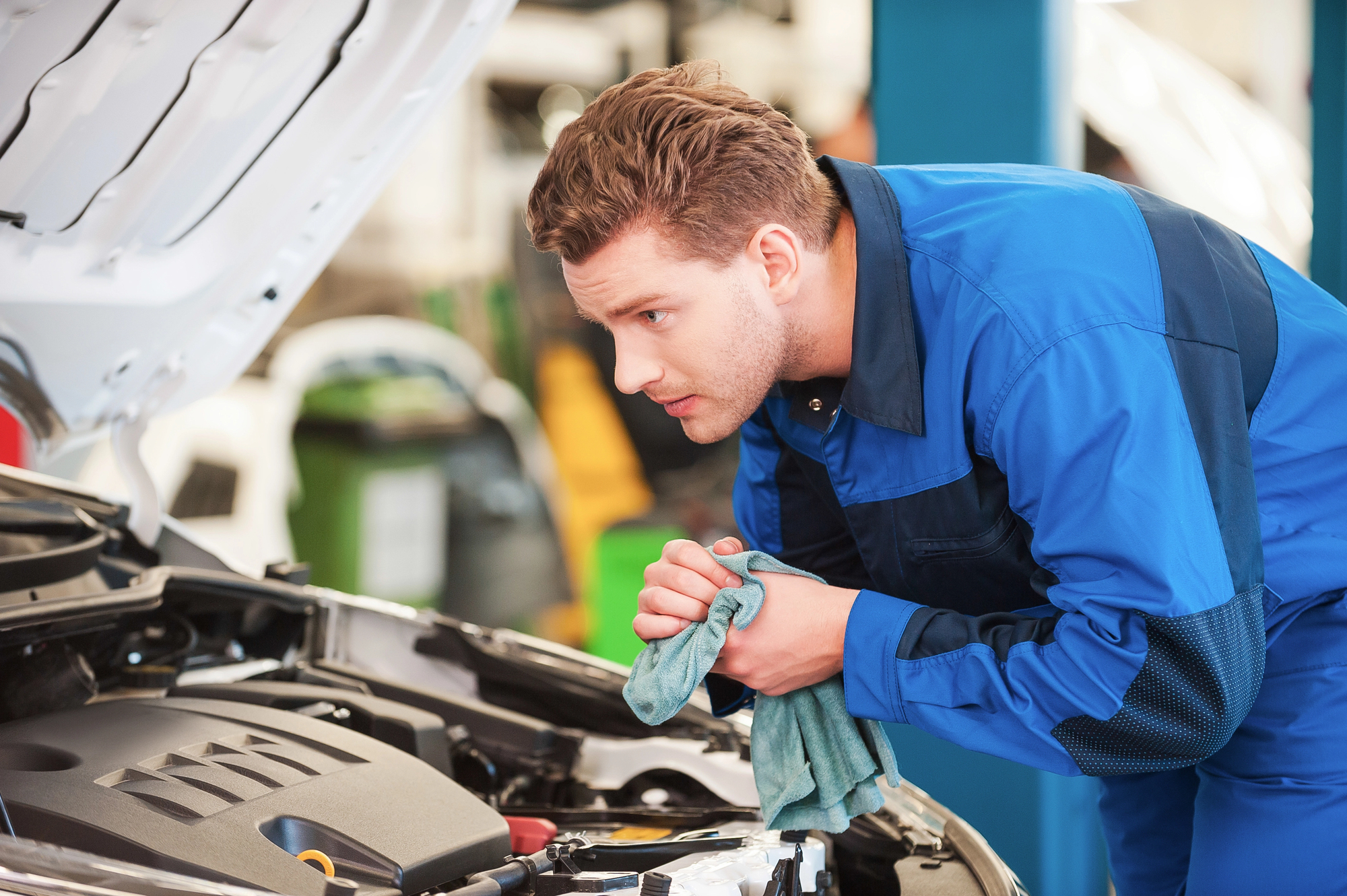 Auto abmelden oder weiterfahren? Wann sich die Reparatur eines älteren Fahrzeugs noch lohnt